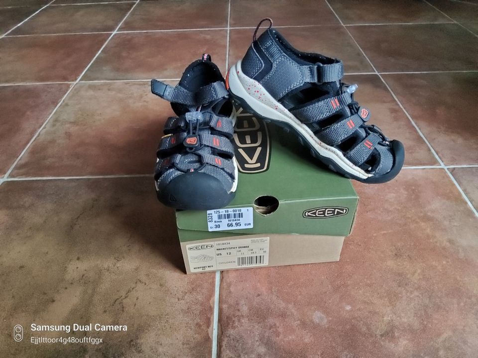 Keen Sandalen Sommerschuhe top Zustand in Hermsdorf