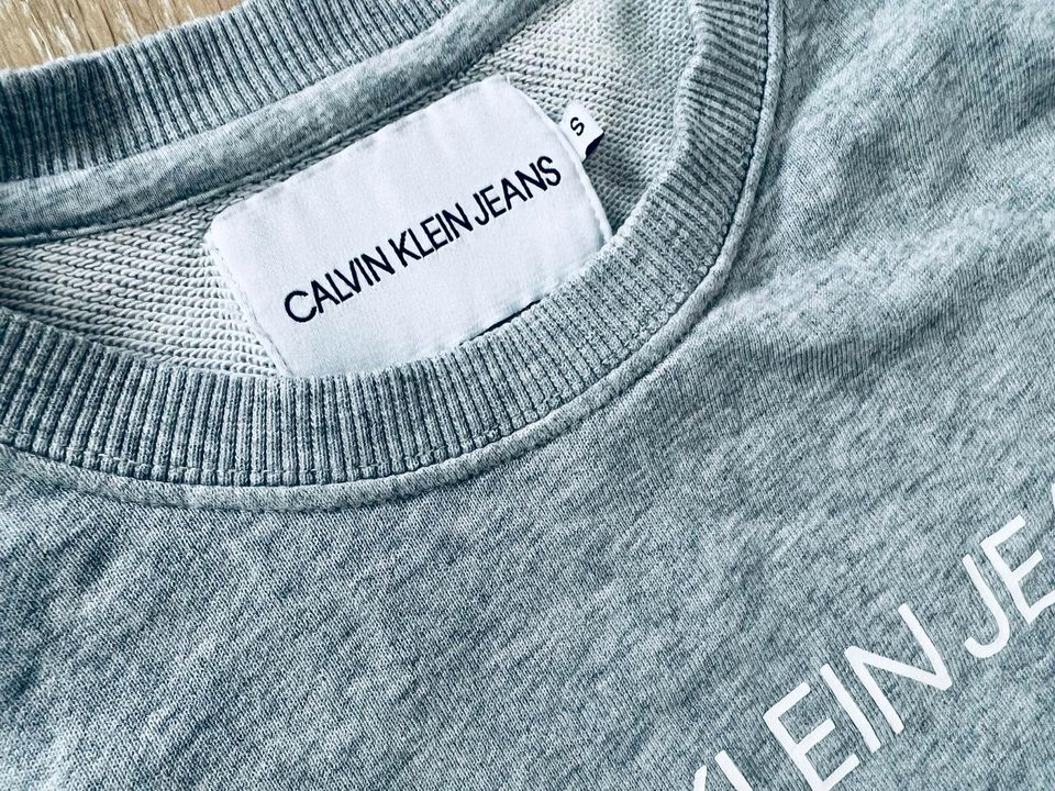 Calvin Klein Pullover Grau Größe S sehr guter Zustand in Garbsen