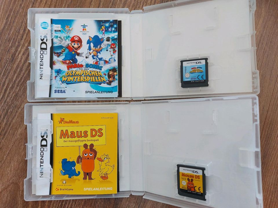 Nintendo DS Lite in weiss mit 4 Spielen in Hamburg