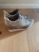 Gold-glitzernde Plateausneaker von Tamaris Hessen - Vöhl Vorschau