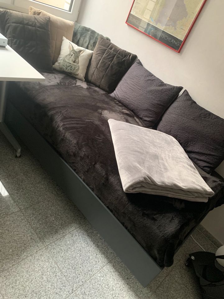 Interlübke Bett 90 x 200 cm grau top gepflegt in Erkelenz