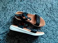 NEU * CAPRICE Sandalen, Gr.41H Echtleder Hessen - Friedrichsdorf Vorschau