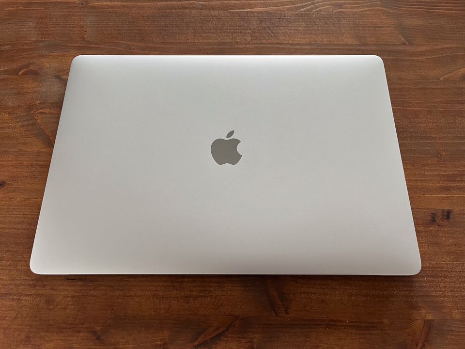 MacBook Pro 2017 / 15 Zoll/ i7 / 2,9 GHz  / 16 GB  /512 GB in Berlin