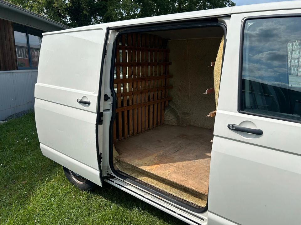 Volkswagen T5 Transporter Kasten-Kombi Kasten*3SITZER*RADIO in Gescher