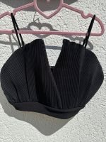 Zara Crop Top schwarz Gr. L mit Volant Düsseldorf - Unterrath Vorschau