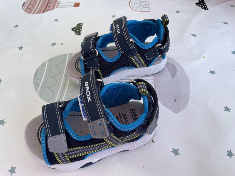 Neu!! Geox Kinderschuhe Sandalen blau Größe 20 in Hamburg