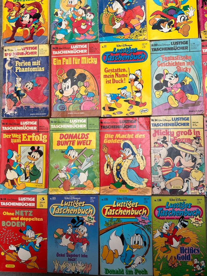 Lustiges Taschenbücher Alt 1977 Disneys Donald Mickey Sammeln in Frankfurt am Main