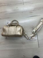 Damen Leder Optik kleine Tasche mit Stickerei Gurt Hessen - Groß-Gerau Vorschau