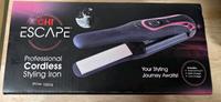 CHI ESCAPE Professional Cordless Styling Iron Glätteisen Niedersachsen - Hessisch Oldendorf Vorschau