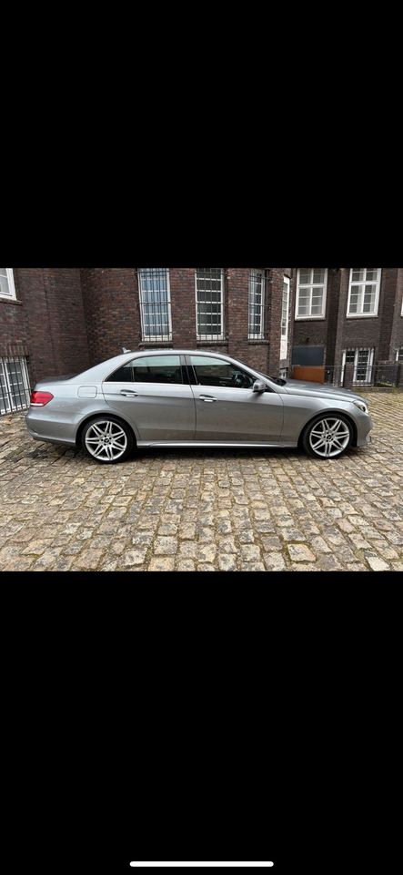 Mercedes E 300 Hybrid in Hamburg