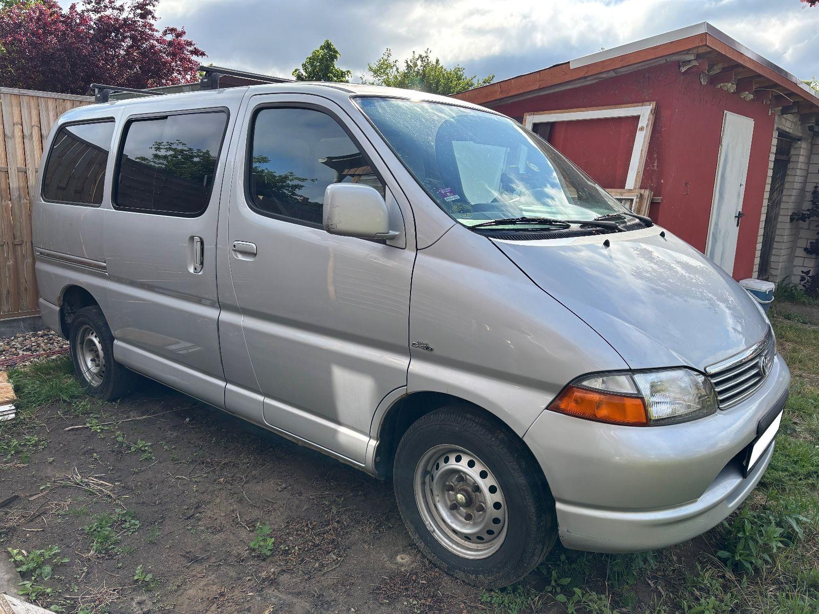 Abbildung des Autos Toyota Hiace | Camper Van
