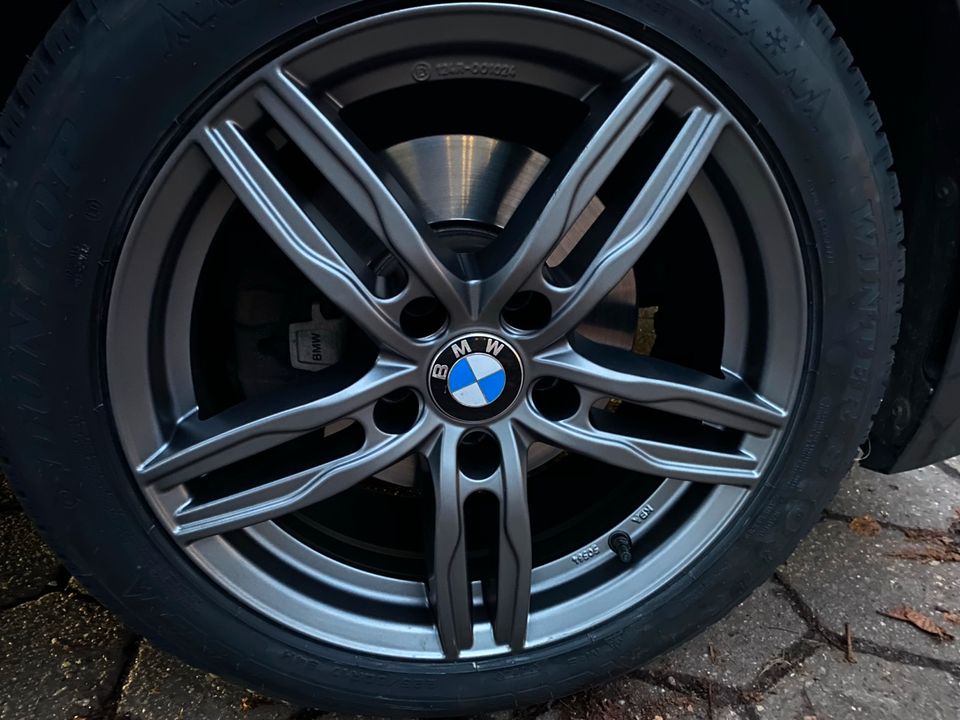 BMW 320D SPORT Line | CarPlay | M-Lenkrad | R.Kamera in Norderstedt