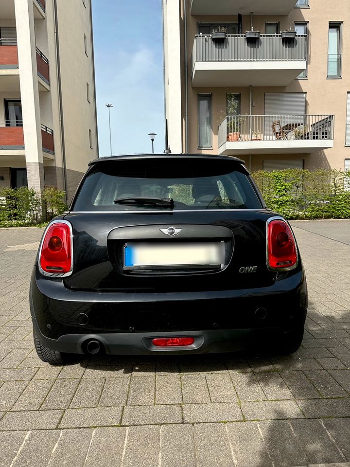 Mini One schwarz in Gelsenkirchen