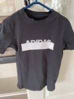 Mädchen Adidas Tshirt schwarz weiß original gr. 128 neuwertig Nordrhein-Westfalen - Gütersloh Vorschau