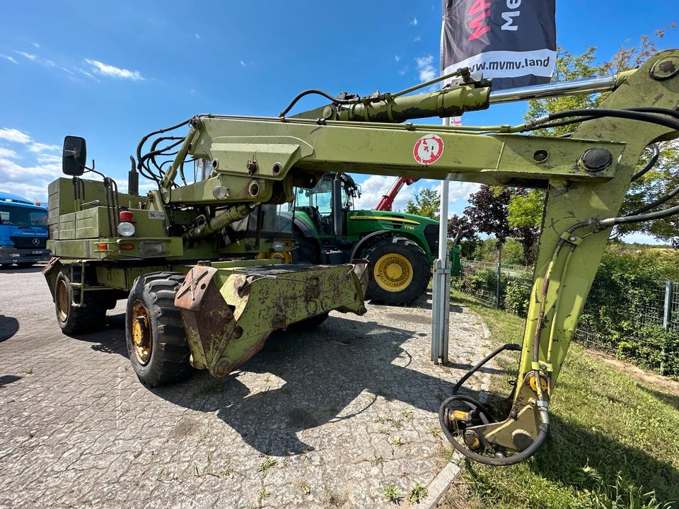 Fortschritt T 188 Bagger top Zustand in Neubrandenburg