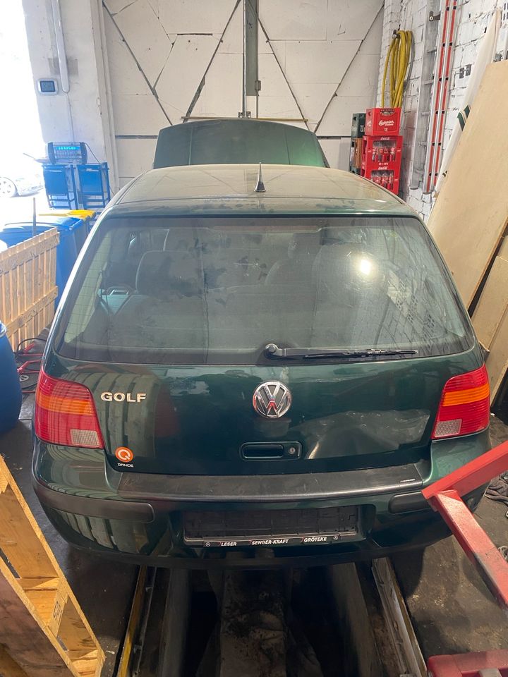 Golf 4 1.4 16v in Leuna