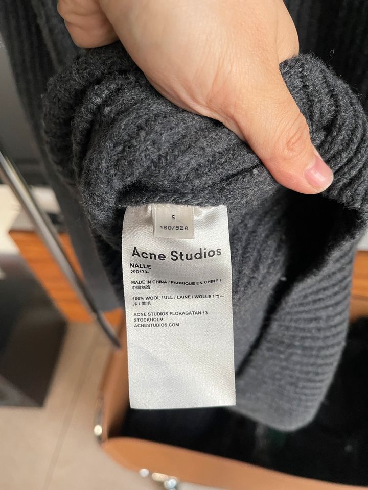 Acne Studios Nalle Wolle Pullover S 180/92A in Hamburg