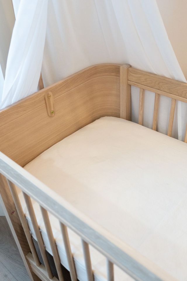 Oliver Furniture,MINI+ BABYBETT INKL. UMBAUSET JUNIORBETT, EICHE in Mannheim