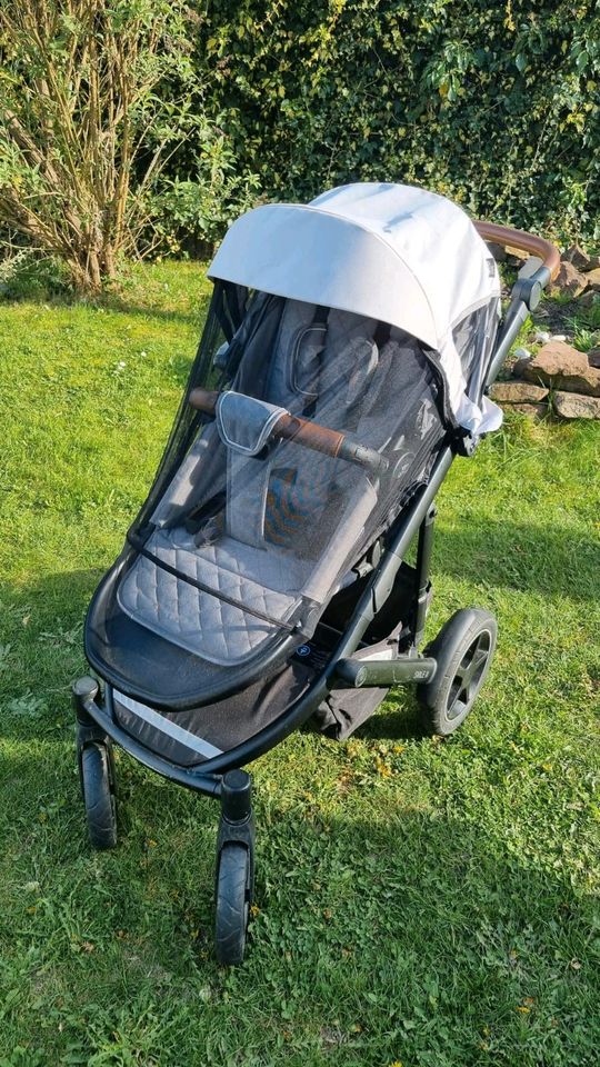 Römer Britax Smile 3 Buggy, Kinderwagen, Babywanne, Set in Neuhausen