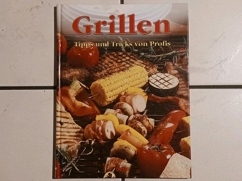 Drei Bücher mit dem Thema "GRILLEN" in Edewecht