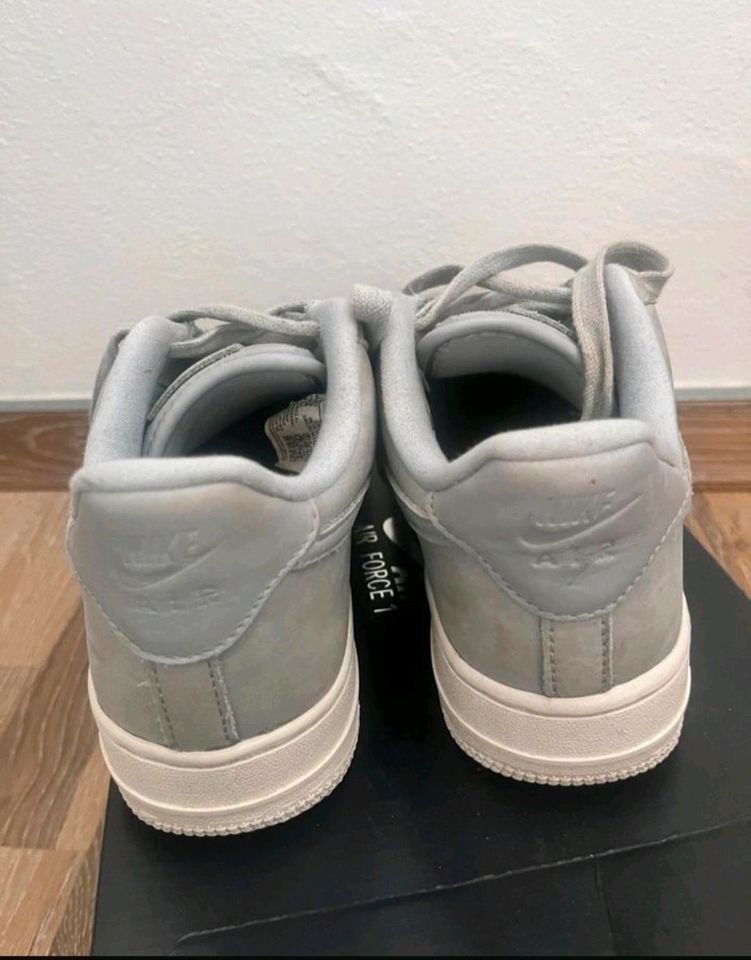 Nike Air Force 1 Grösse 38 Grau in Brilon