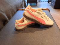 Puma Sneaker NEU Gr. 38,5 in creme und pink München - Au-Haidhausen Vorschau