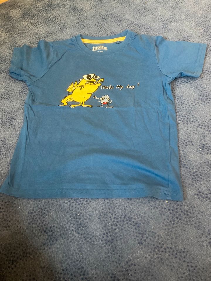 T-Shirt mit Monster - Größe 110/116 in Burscheid