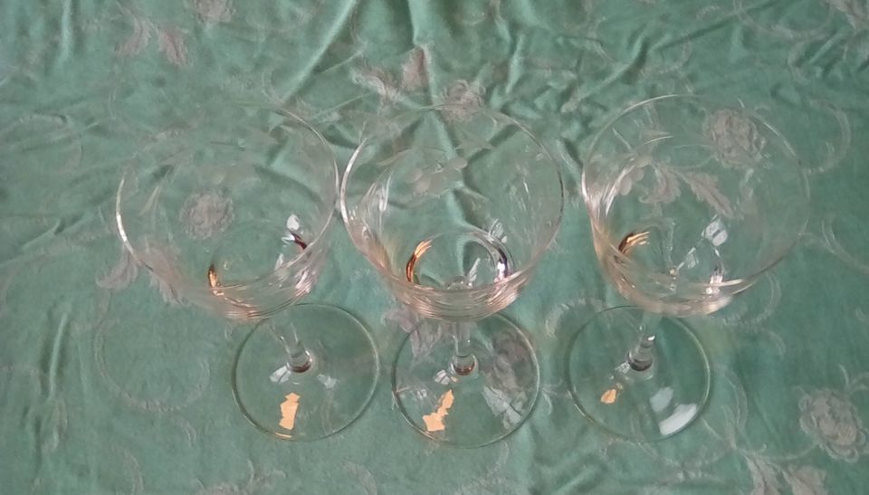 3 Gläser mit geschliffenen Muster in Zemitz