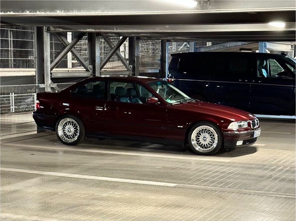 BMW E36 328i Coupé, Exclusiv Edition in Duisburg