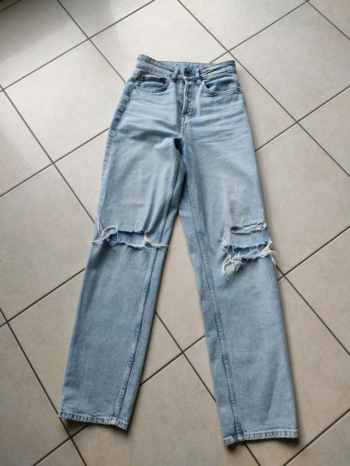 Jeans H&M Größe 34 in Wadgassen