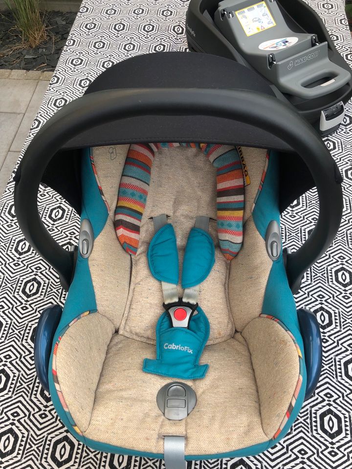 Maxi Cosi Babyschale inkl. FamilyFix Station in Pyrbaum