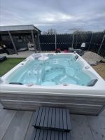 WOLKE7® EVO5 Whirlpool 230 x 230 cm Jacuzzi Luxus 5 Personen Nordrhein-Westfalen - Hattingen Vorschau