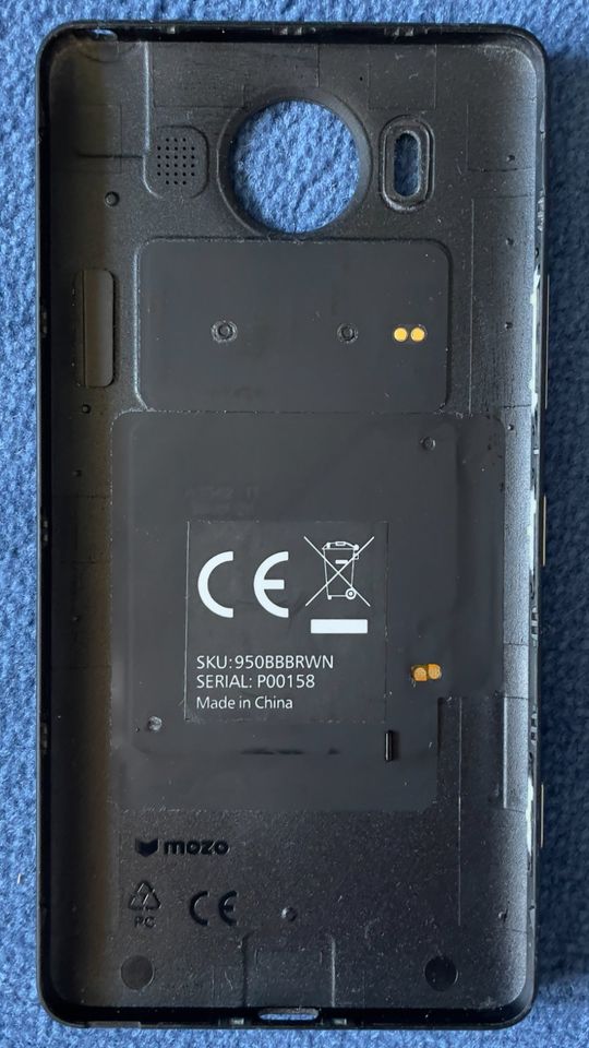 Microsoft Lumia 950 weiß in OVP plus schwarzem mozo-BackCover in Hannover