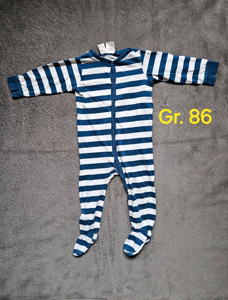 2 Schlafanzüge Einteiler,Pyjama mit Fuß und Reißverschluss,Gr. 86 in Michelau i. OFr.