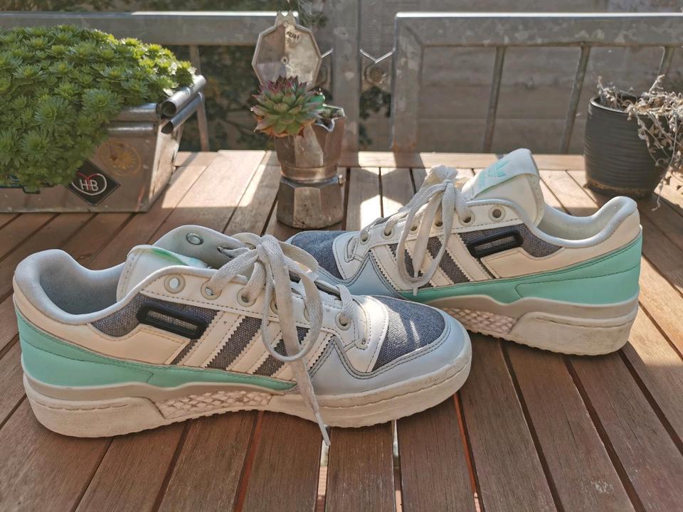 Adidas shoes 7c original 2025