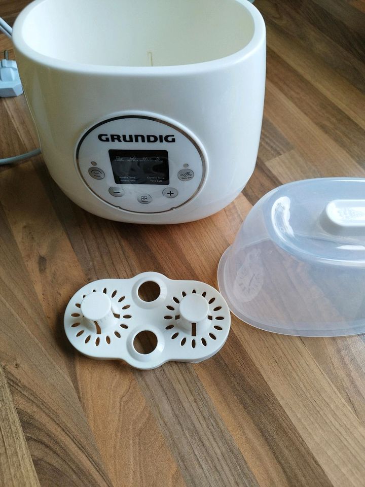 Grundig 3 in 1 Flaschenwärmer, Sterilisator, Babykost-Erwärmer in Horneburg