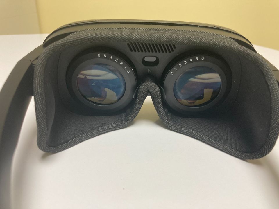 VIVE Flow VR Brille in schwarz in Neuss