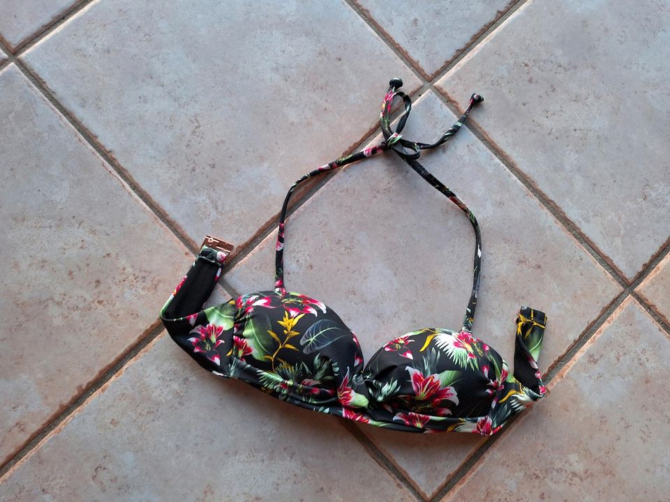 Bikini S 34 blau türkis pink rot Hunkemöller Bandeau Triangel S in Himmelpforten