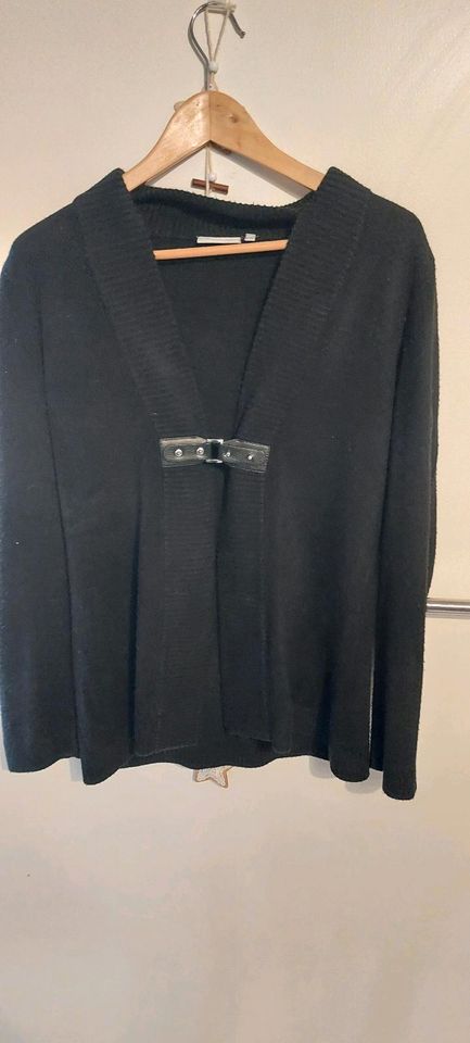 Sehr schöne Strickjacke in Ilsede