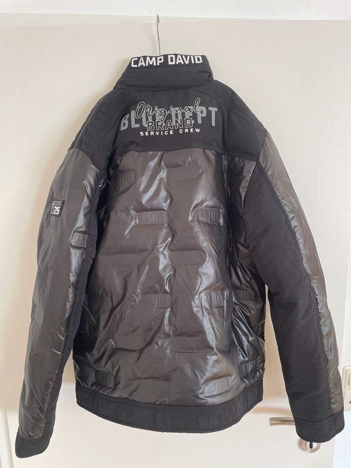 Camp David Herrenjacke in einem einwandfreiem Zustand in Bretten