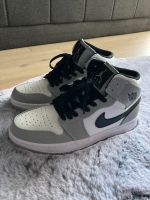 Sneaker Jordan 1 Mid Light Smoke Grey Gr. 39 Nike Schuhe Düsseldorf - Benrath Vorschau