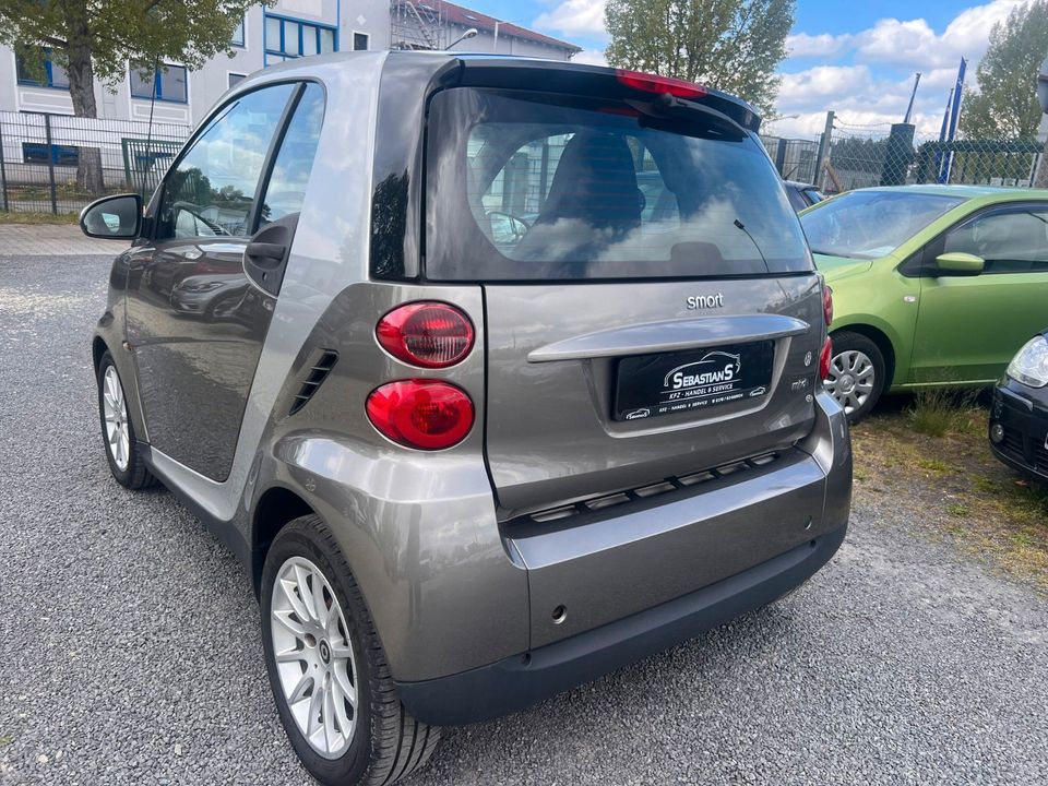 Smart ForTwo coupé Automatik Klima Tüv 12/25 in Seddiner See