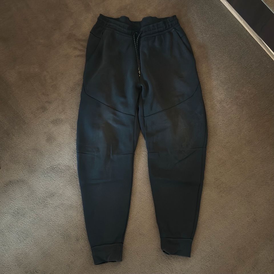 Nike Sportswear Tech Fleece Jogginghose Schwarz Größe S in München