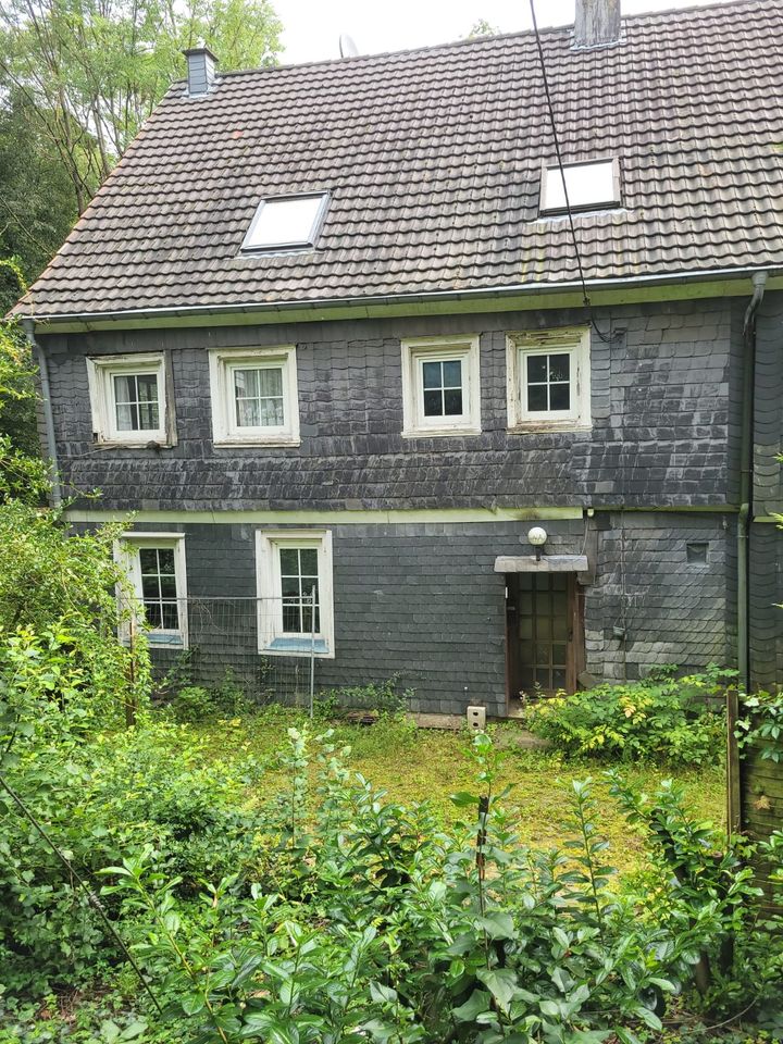 Handwerker aufgepasst! Haus zu verkaufen in Wipperfürth