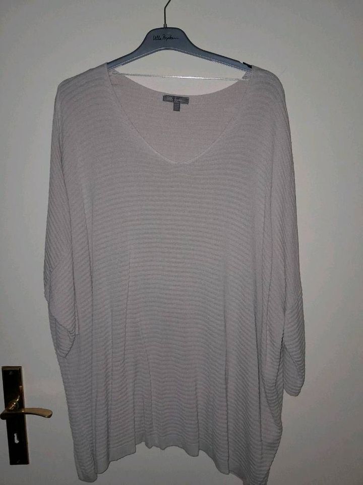 Pulli Ulla Popken Größe 50 /52 in Berlin