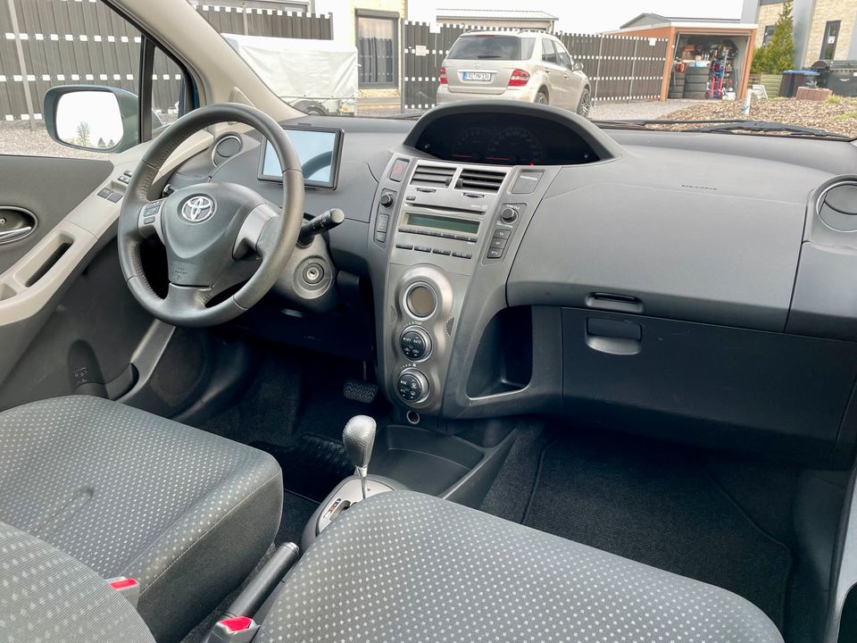 Toyota Yaris Automatik - TÜV und Inspektion NEU in Sande