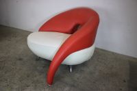 XL Designer Sessel Rot Weiß Leder Besondere Form Einsitzer Sofa Friedrichshain-Kreuzberg - Kreuzberg Vorschau