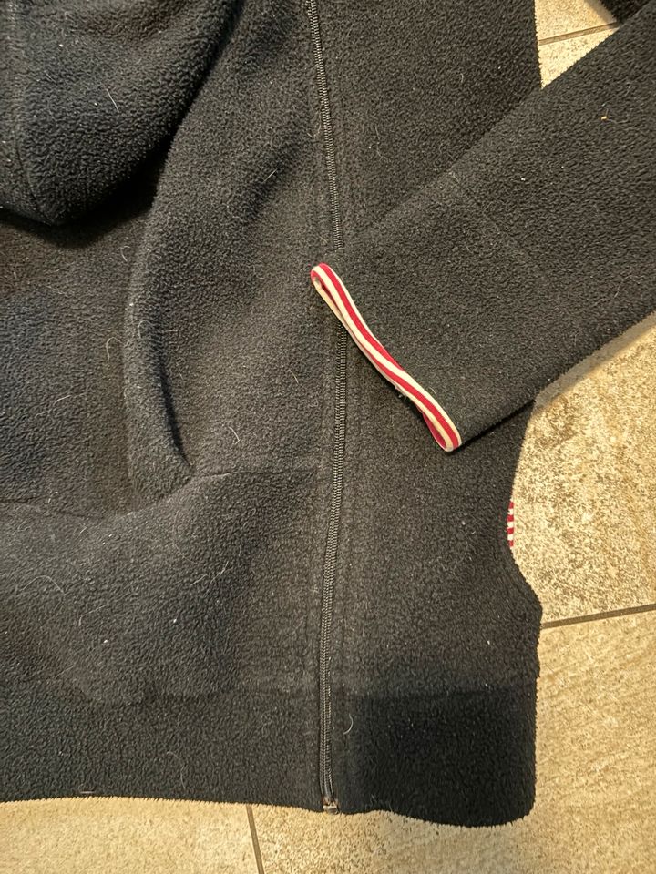 Tragejacke Agnes H. Trage mit Baby Kapuze Fleece schwarz Gr. S in Abensberg