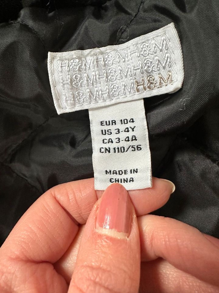 Jacke | H&M | Größe 104 in Bokensdorf