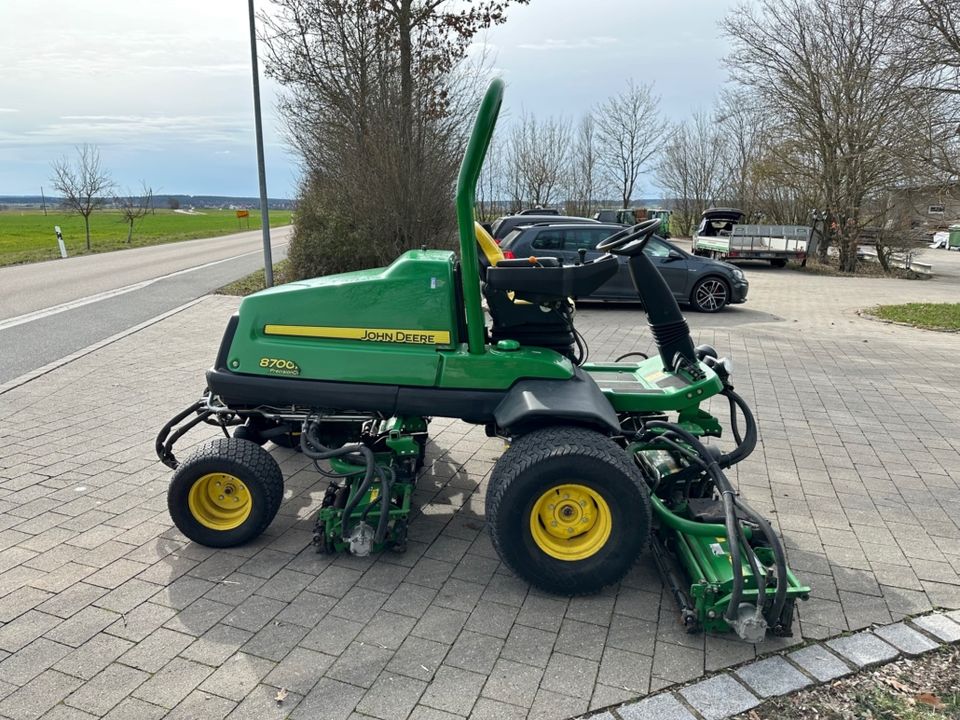 John Deere Precision Cut 8700 A Fairwaymäher Spindelmäher in Weidenbach